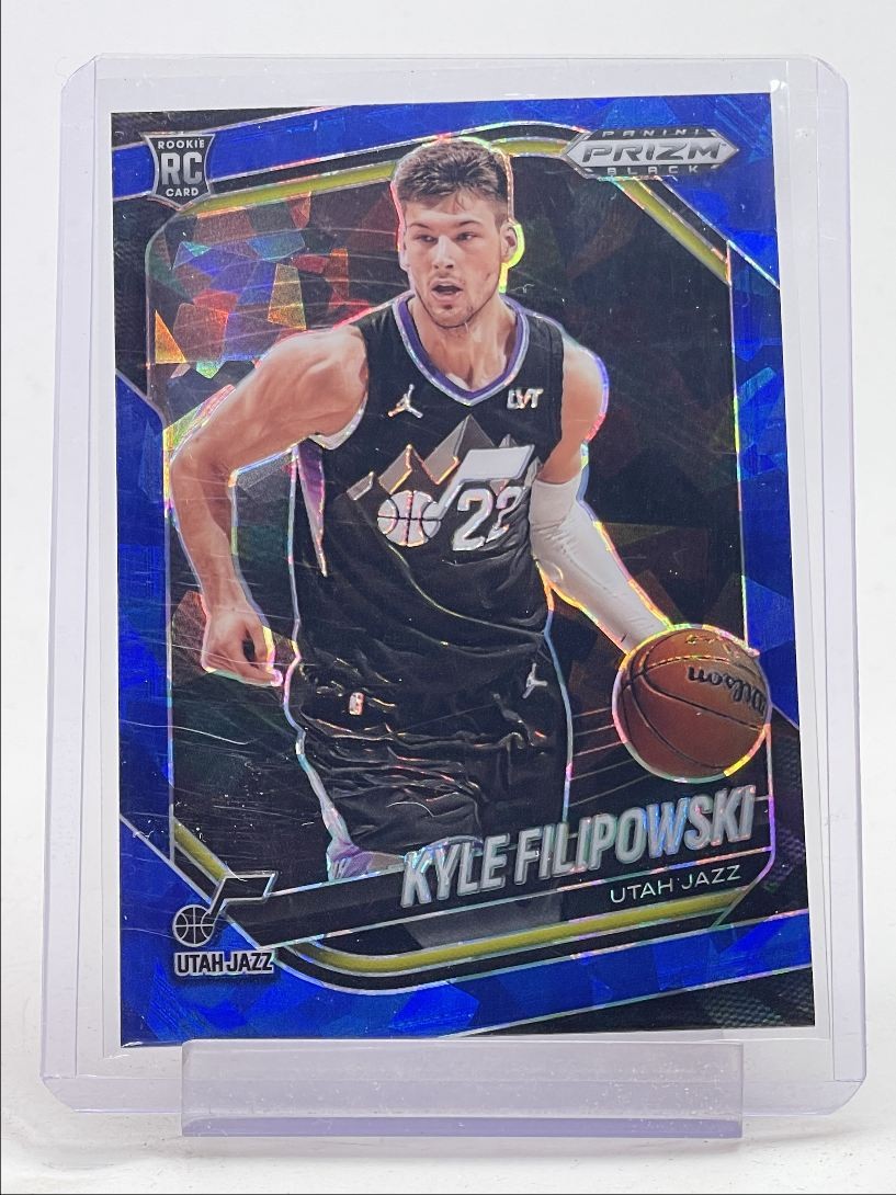KYLE FILIPOWSKI 2024-25 PANINI PRIZM BLACK ROOKIE BLUE ICE RC /125 Q4263