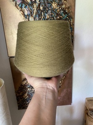 Wolle Auf Kone 1400 Gr. 100% Schurwolle In Helloliv Farbe, Neu