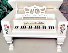 MUFFY VANDERBEAR  ONE MINUET MORE SIGNET PIANO  NEW  0021169 RARE MUSICAL BEAR