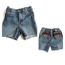 Rocawear boys jean shorts w/ pockets detail. Size 4.