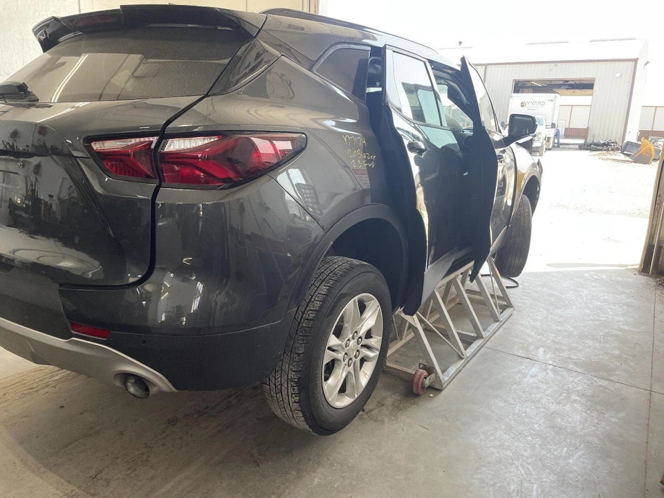 Gato de piso usado se adapta a: Chevrolet Blazer 2020 grado A Foto 4 de 4