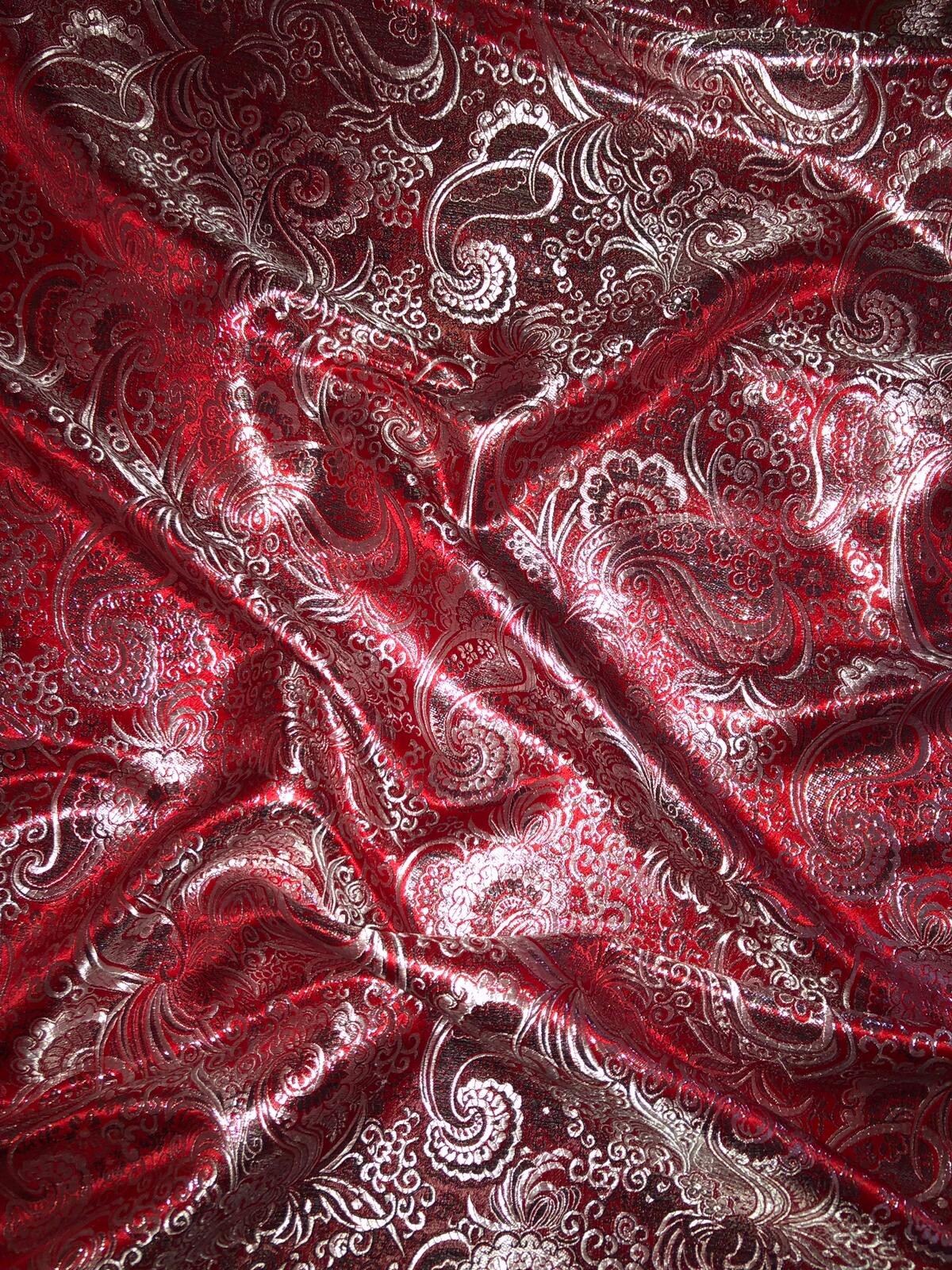 1 MTR PAISLEY RED/SILVER METALLIC BROCADE JACQUARD FABRIC..58