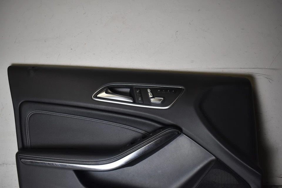 Mercedes Benz GLA250 2017 puerta interior delantera izquierda OEM de fábrica Foto 2 de 4