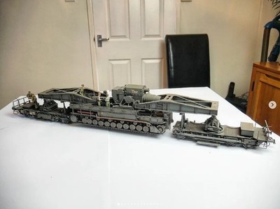 TRUMPETER 1-35 SCALE KARL GERAT 40/41 MÖRSER THOR ON RAIL TRANSPORT WITH CREW