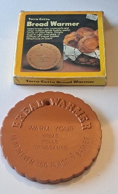 Vintage Cuisena Terrakotta Brotwärmer.  Gebraucht aber unbenutzt.