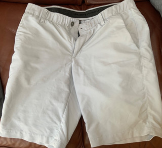 Under Armour Golf Shorts Size 34 grey