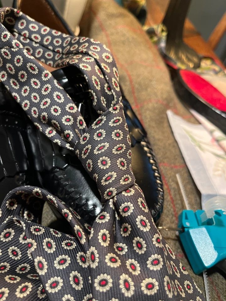 NUEVA CORBATA GEOMÉTRICA MARK & SPENCER TEJIDA SEDA VERDE ROJA PARA HOMBRE COLORES NAVIDAD Foto 2 de 4