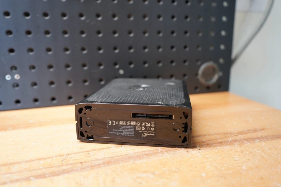 (i) Seagate FreeAgent GoFlex 9YBAN1-500 1 TB Drive - Imagem 3 de 4