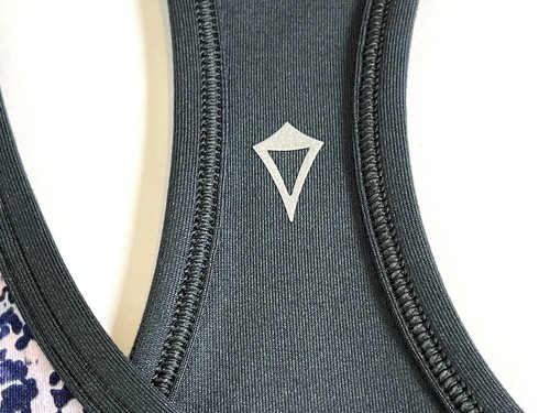 Iviva (lululemon athletics) girl’s lot of 2 activewear tops size 12 school/gym - Picture 5 of 10