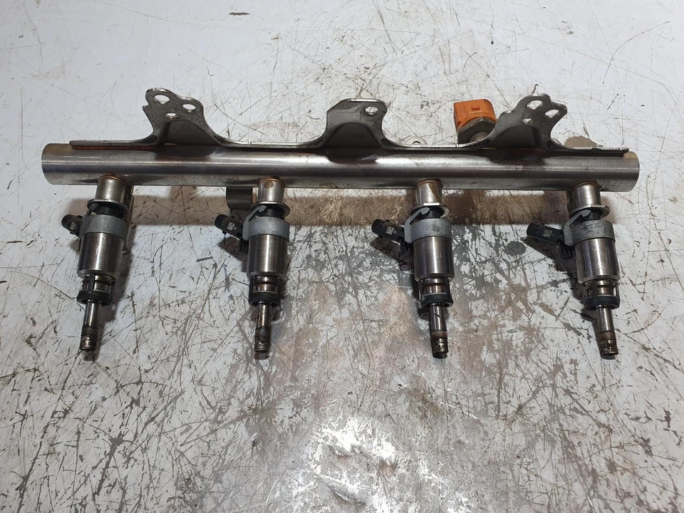 AUDI A5 INJECTION RAIL WITH INJECTORS 10/11-11/16 06J133317J — 第 4/4 张图片