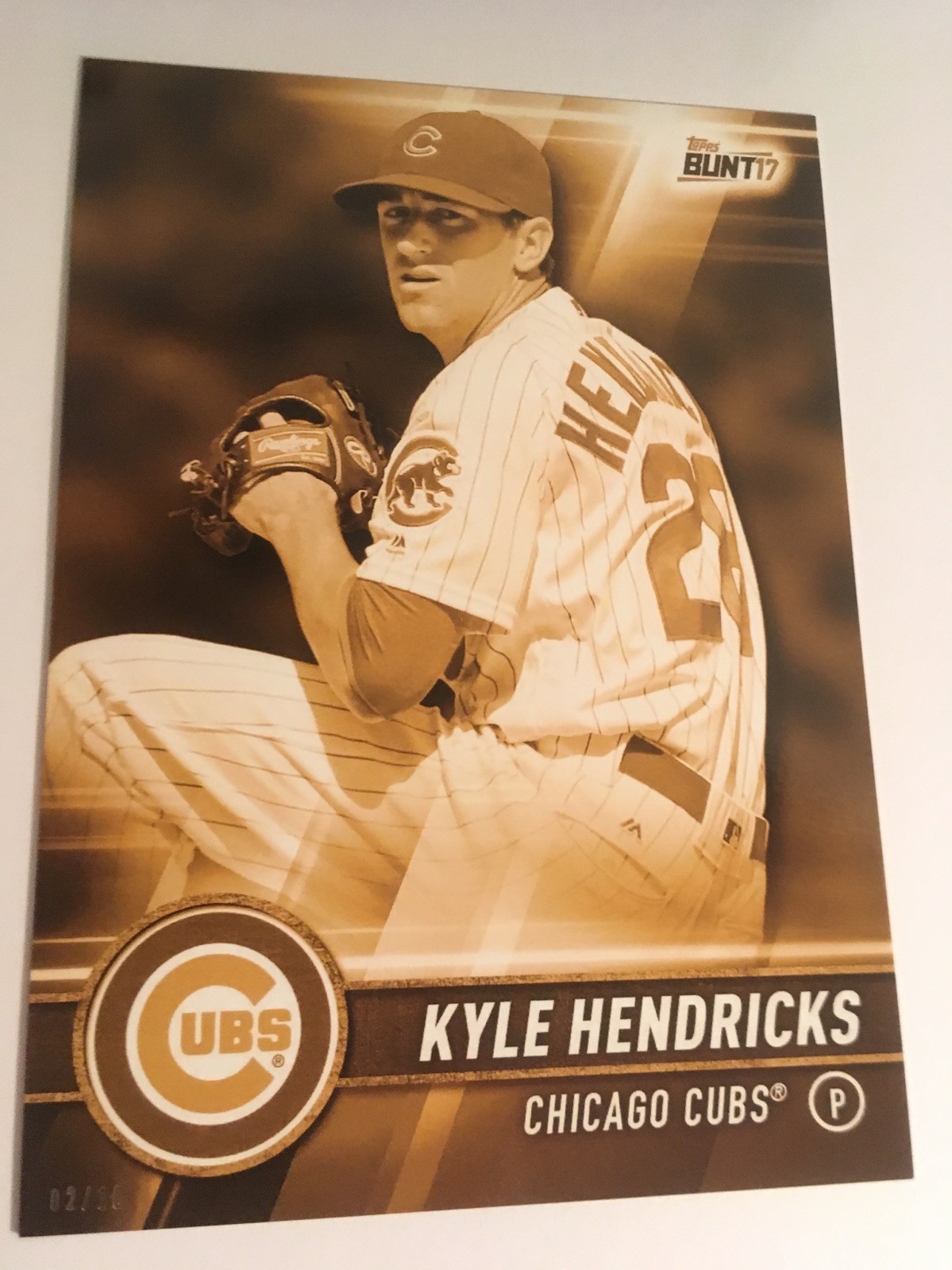 2017 Topps Bunt Jumbo 5x7 Kyle Hendricks Cubs 122 #'d /10 Gold
