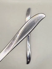 Oneida TWIN STAR Glossy Stainless Two (2)  Hollow Handle DINNER KNIVES, 8 5/8”