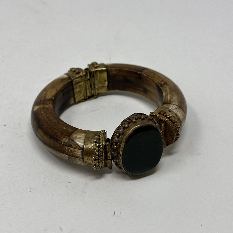 Vintage Bangle Bracelet Green Jade Stone Brown Bone Brass Hinge Clasp Jewelry - Image 3 of 4