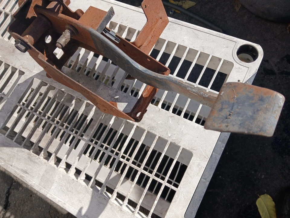 Pedal de freno automático Chevy Van 94 GMC Van G10 G20 G30 Foto 3 de 4