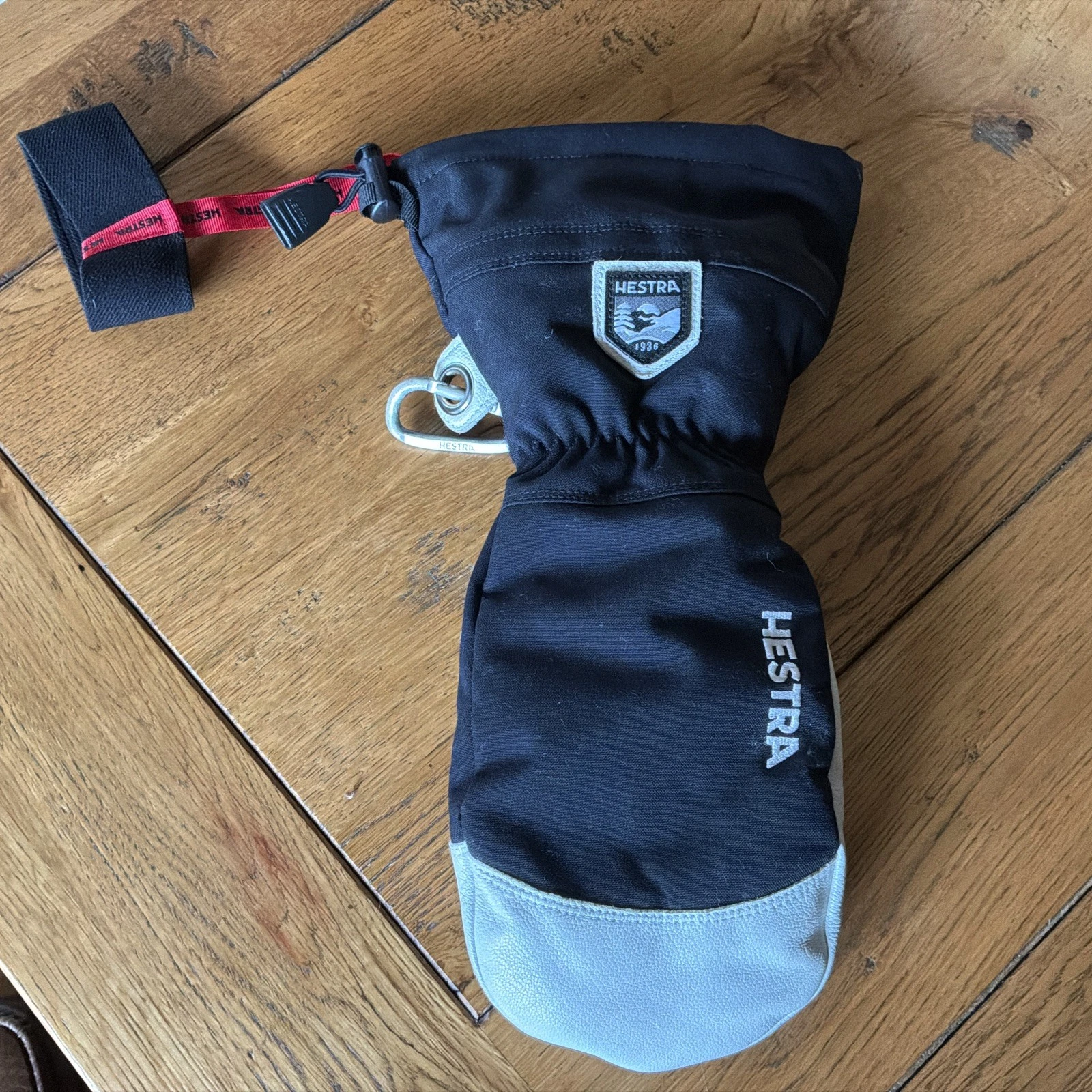 Hestra Army Leather Heli Ski mitten Size 6 Unisex Black - Right Hand Mitten Only