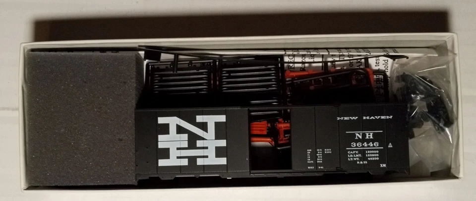 InterMountain #36446 40' Boxcar Blk w/Orange Dr Whte "NH" #36466 SEE DESCRIPTION - Image 2 of 3