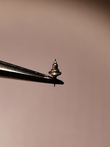 Axe De Balancier Pour Mouvement Eterna 520L - Pièce Neuve Sans étiquette - Fabriqué En Suisse