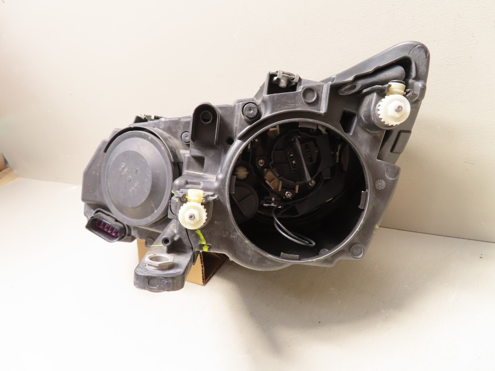 2012-2018 VOLKSWAGEN TIGUAN RIGHT PASSENGER SIDE HEADLIGHT HALOGEN OEM ...
