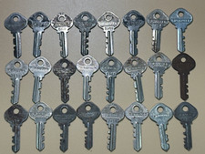 Lot of 24 Vintage Steel SLAYMAKER Lock Keys Hobby Crafts Steampunk Jewelry 3