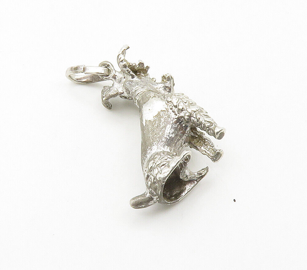 925 Sterling Silver Vintage Shiny Sculpted Sitting Dog 925 Sterling Silver Vintage Shiny Sculpted Sitting Dog