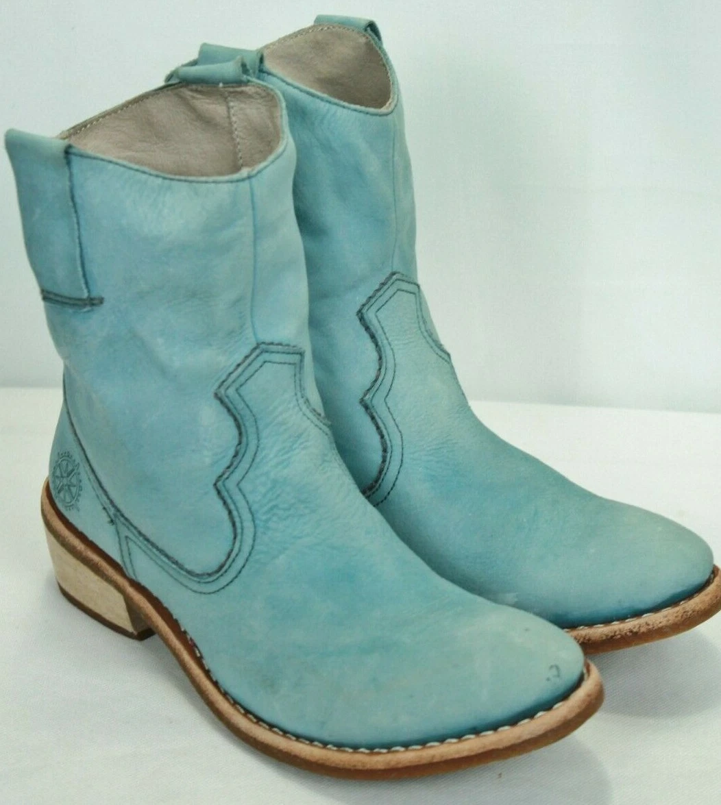 BUSSOLA DESIGNER WOMEN S BABY BLUE LEATHER DISTRESSED ANKLE BOOTS SIZE 37 EUC eBay