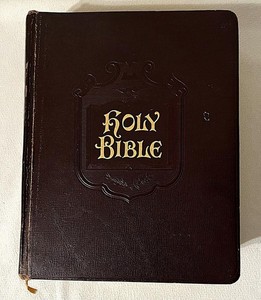 VTG KING JAMES HOLY BIBLE RED LETTER 1937 WITH REFERENCE DICTIONARY INDEX 12X10"