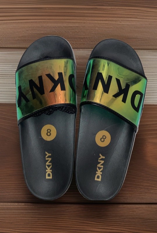 New DKNY Zelena Holographic Colors Women's Pool Slides Sandals Size 8M Beach