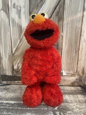 Tickle Me Elmo 2005 TMX Electronic Doll Laughs Talks Rolls Around Gets Up -Works