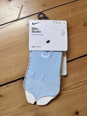 Nike Studio Yoga Socken Dri-fit Gr. 38,5 - 40,5 Hellblau/ Grau Nichtraucher