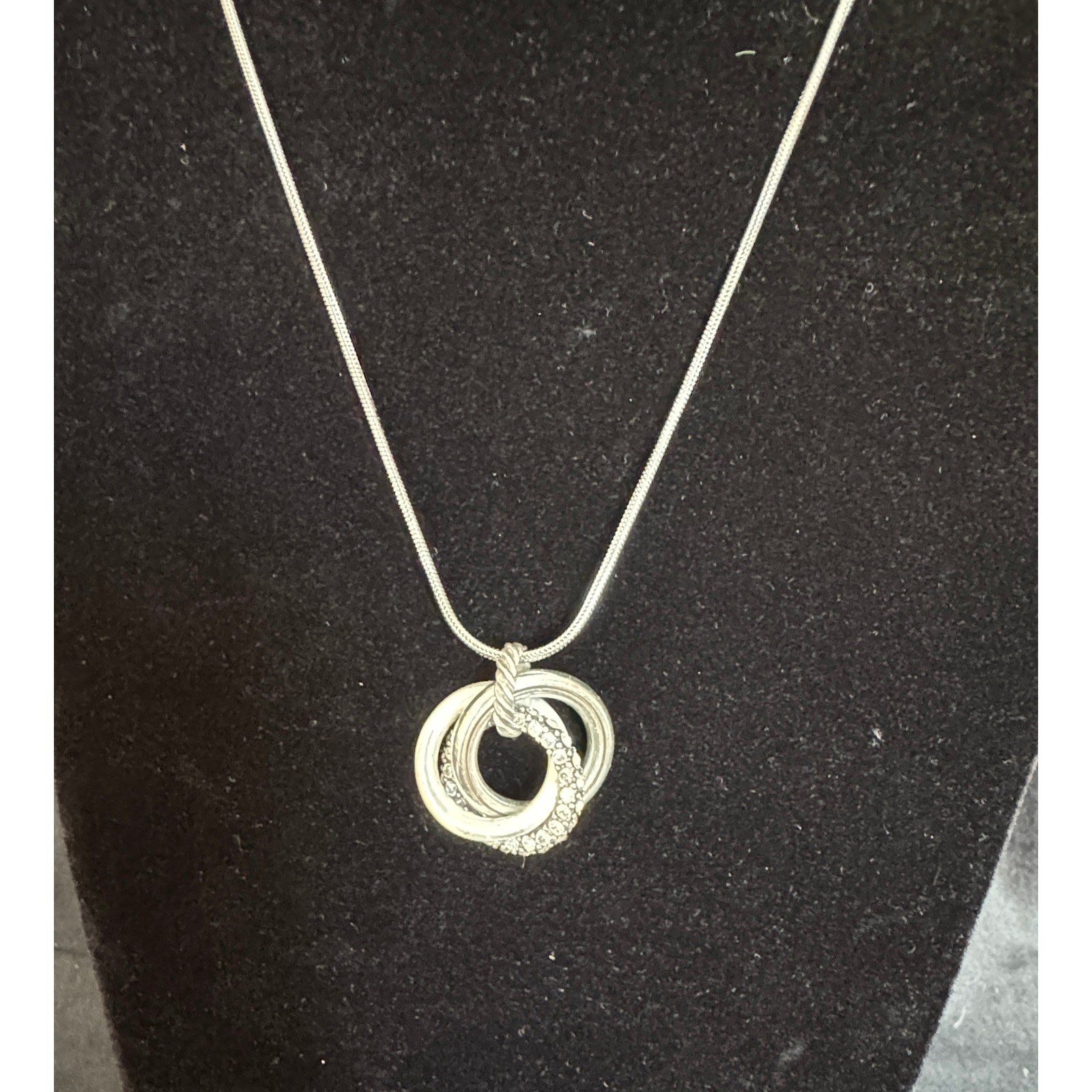 Silver Tone Three Interlocking Ring Necklace 20” … - image 1