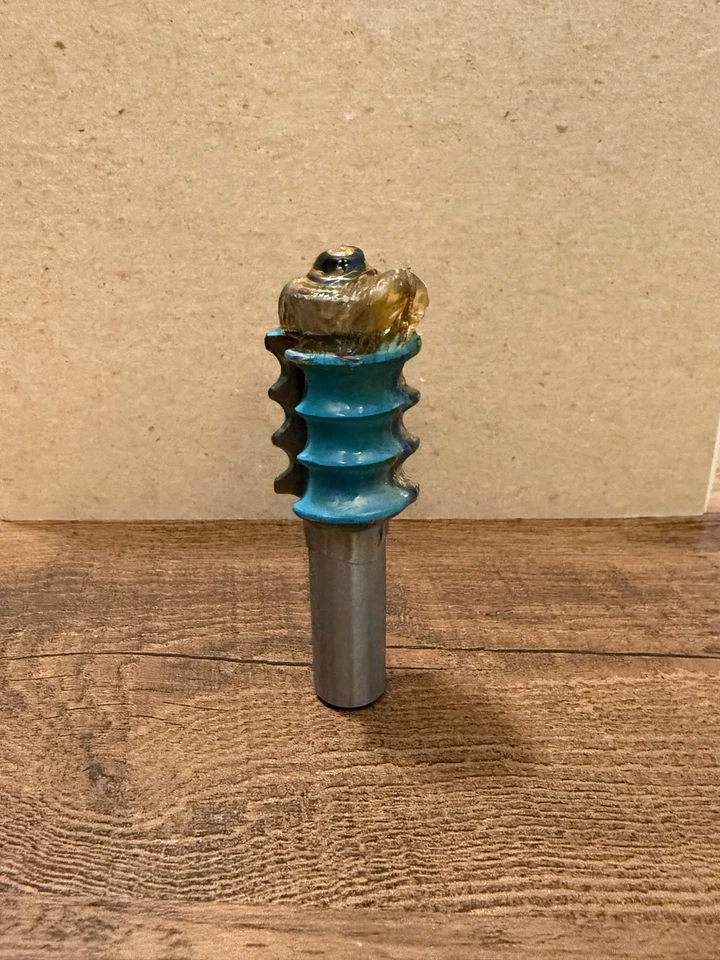 Broca de roteador Rockler Triple Bead - 7/8" diâmetro x 1" altura x 1/2" haste item # 21116 - Imagem 3 de 4