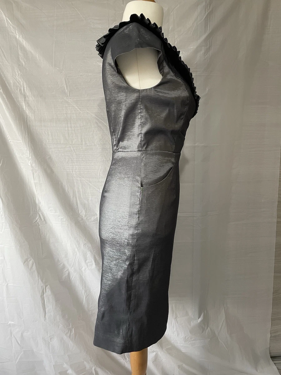 Vestido Vaina Adrianna Papell Gris Satinado Cuello en V Volantes Forrado Rodilla Reino Unido 6-Nuevo