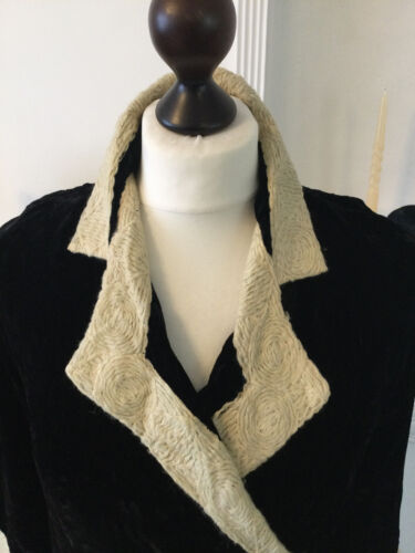 TOLLES 1930er Art Deco schwarz Samt und creme Soutache Kleid Morgenmantel Gr. S-M - Bild 2 von 17