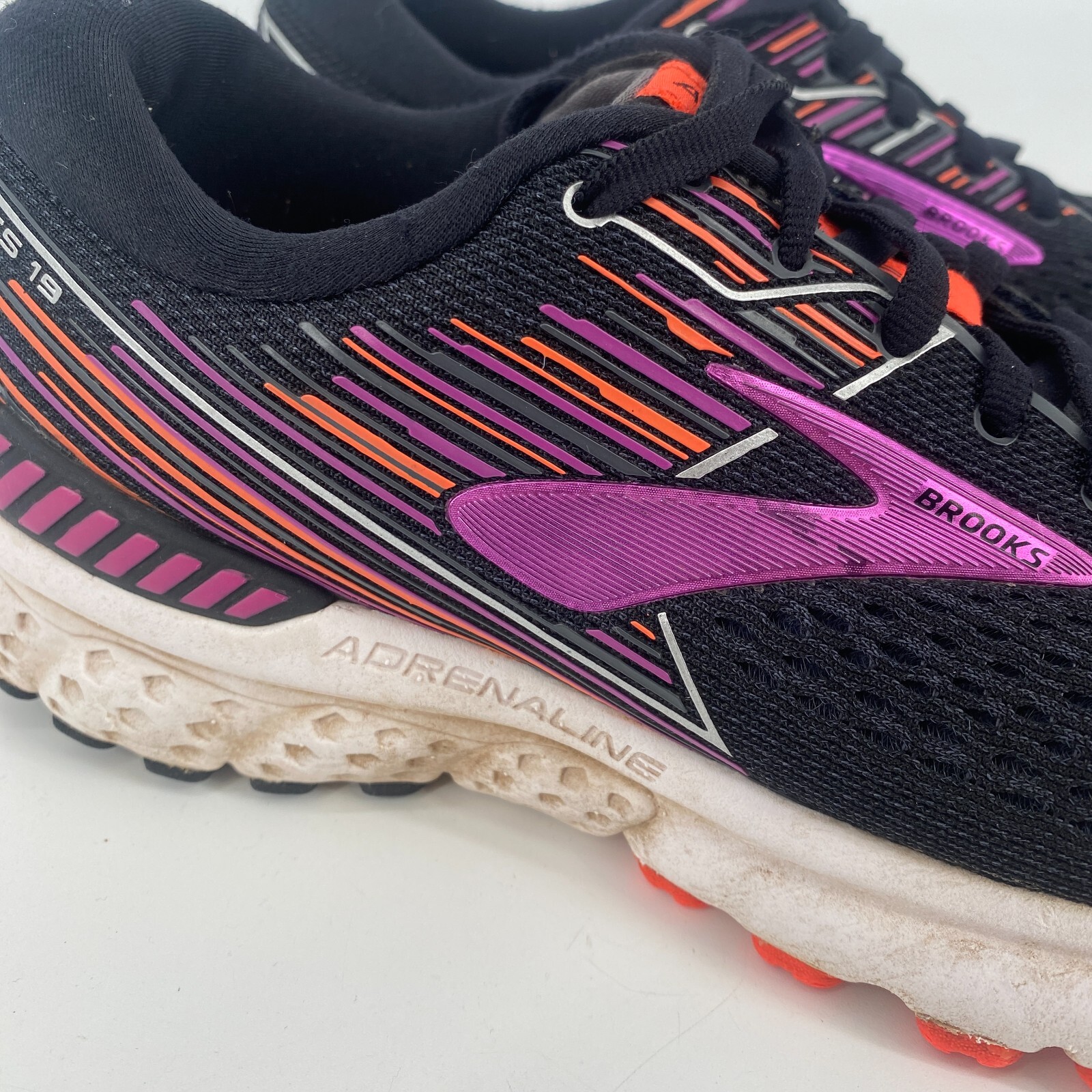 Brooks shoes womens 7 black adrenaline gts 19 running low top running