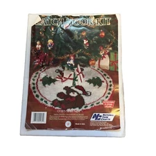 Christmas Tree Skirt Latch Hook Kit CH875 Santas Helper National Yarn Crafts