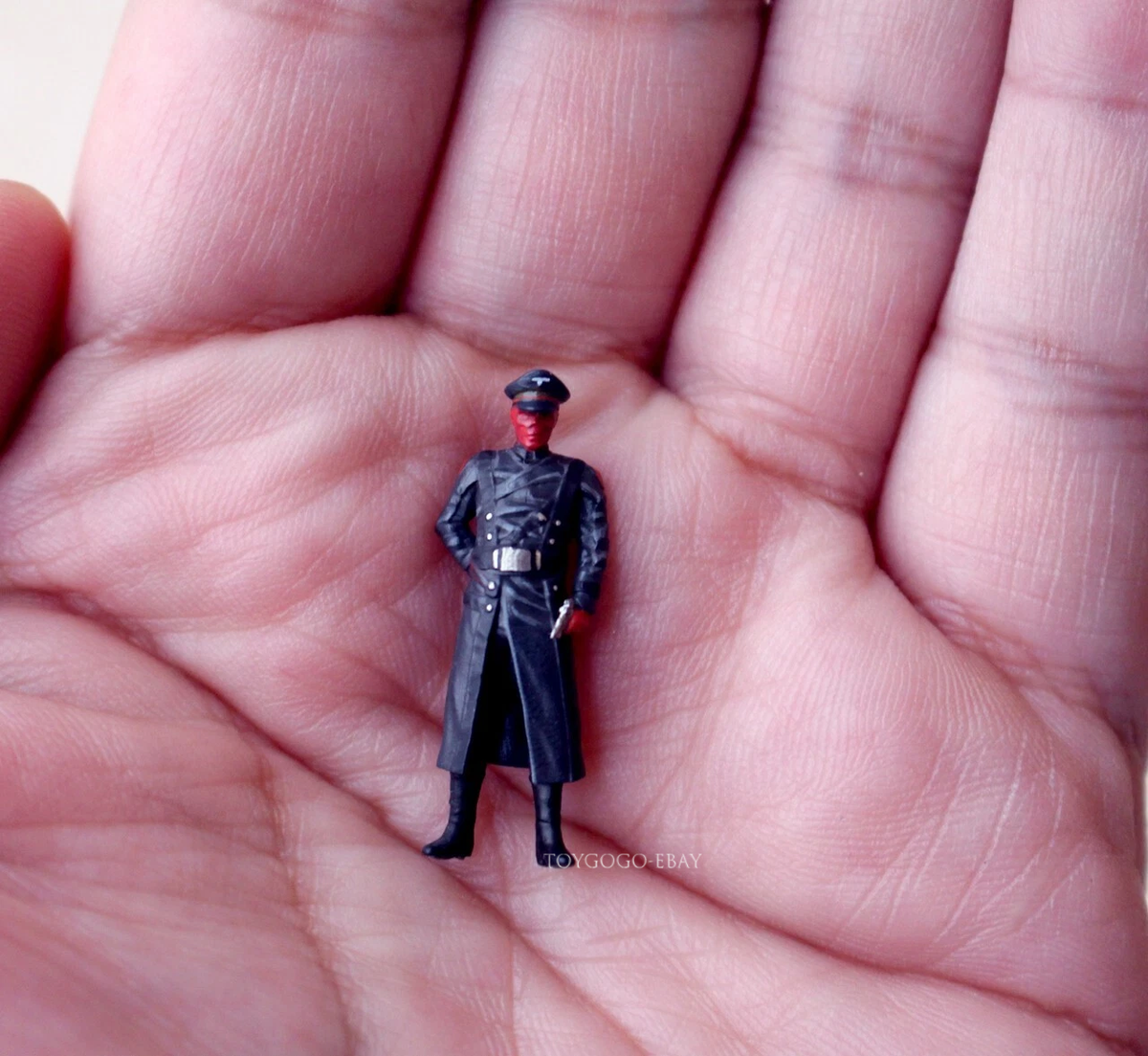 3D PRINT 1/64 WW2 Germany officer Red Skull fit 1:64 car street