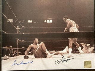 Muhammad Ali Joe Frazier signed Autograph 8x10 Photo with COA. HOF