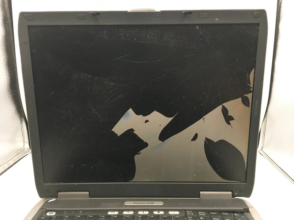 HP PRESARIO 2100 -FOR PARTS/DAMAGED CASE- INTEL PENTIUM 4 - 256MB RAM  -READ- BB - Image 2 of 4