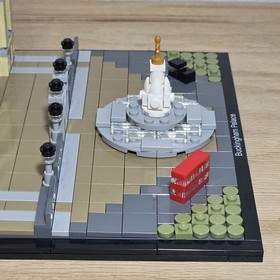 Lego 21029 Architecture Buckingham Palace Set 780 Pcs w/Box NO MANUAL Retired 