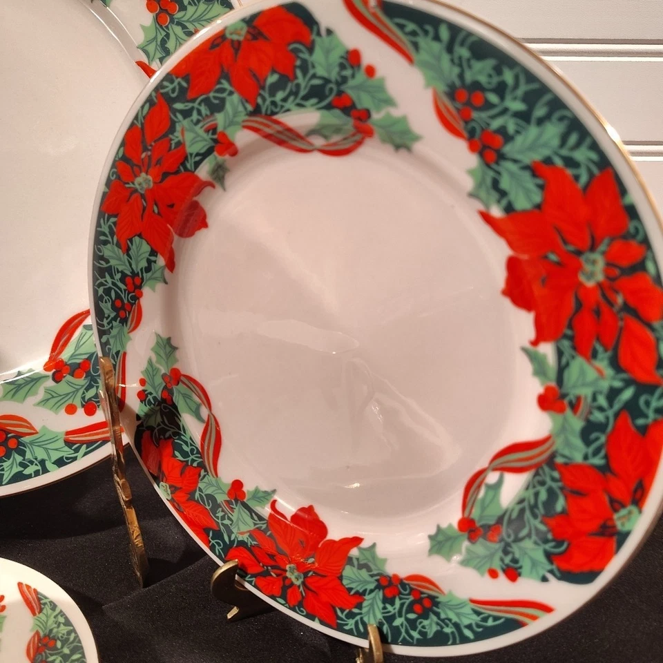 Juego de 20 platos de vajilla Gibson Poinsettia Navidad vacaciones Foto 3 de 4