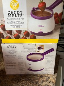 Wilton Candy Chocolate Melting Pot 2.5 Cups New Open Box