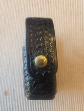 Dutyman 2oz. OC Holder Basketweve with gold snap