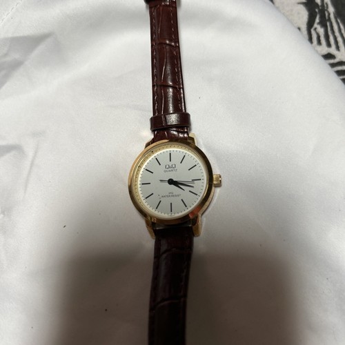 Q & Q Women's Gold Tone Quartz Watch Brown Band Water Resistant New ...