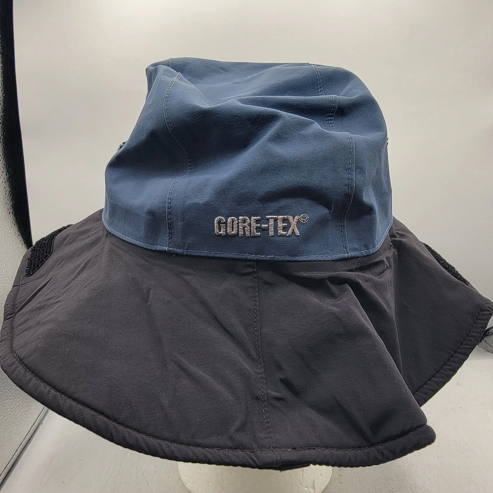 outdoor-research sombrero gore tex waterproof rain bucket 