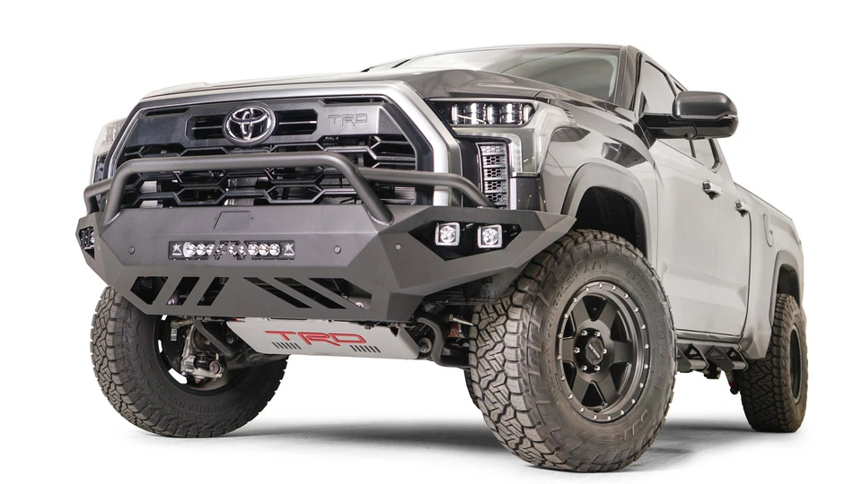 Fab Fours TT22-D5452-1 Vengeance Front Bumper for 2022-2024 Toyota Tundra Foto 2 de 4