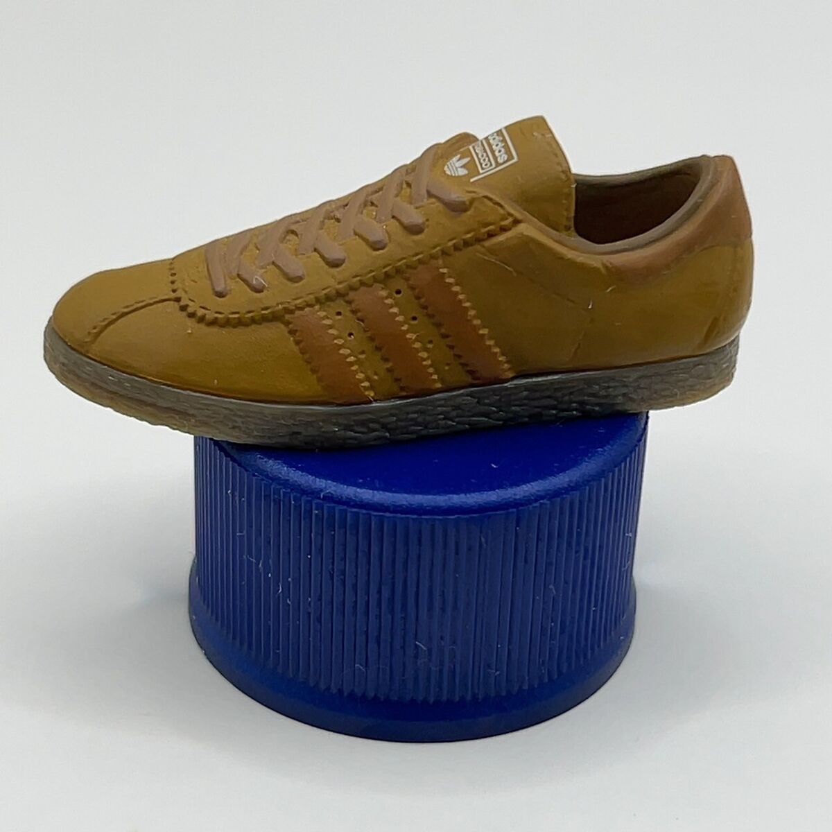 TOBACCO Adidas Sneakers Shoes Mini Figures Bottle Cap TOBACCO Adidas Sneakers Shoes Mini Figures Bottle Cap