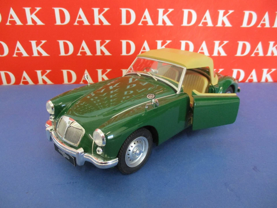 Die cast 1/18 Modellino Auto MG A MK.I Twin Cam Closed Soft Top 1959 by Triple9 - Immagine 2 di 4