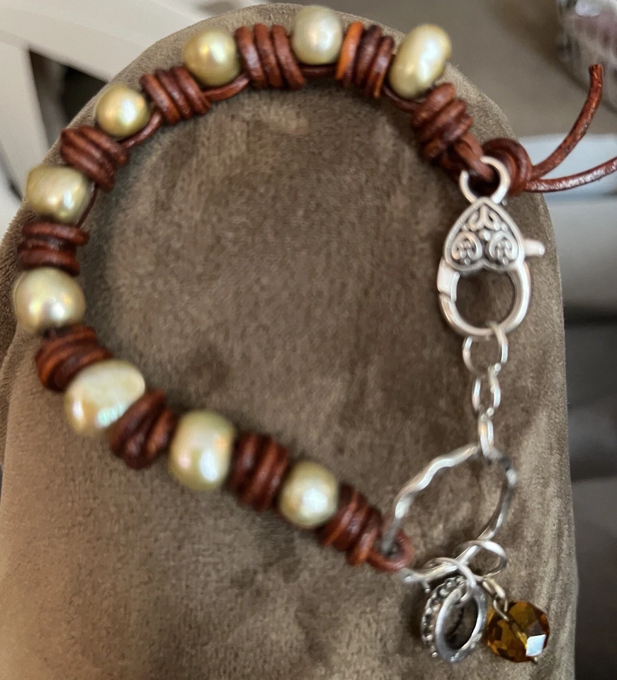 Hecho en EE. UU. Oro Perla Chocolate Oscuro Cuero Marrón Pulsera/Dijes Envío Gratis Foto 2 de 2
