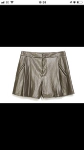 pantaloncini pelle zara