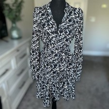 Express small black and cream long sleeve collared dress